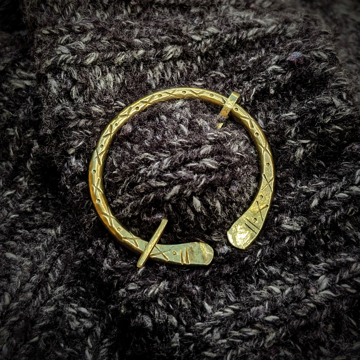 Stamped Brass Penannular Brooch 4cm